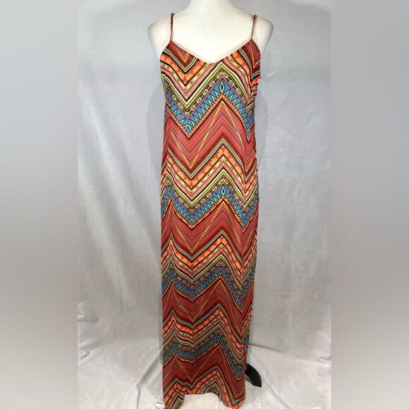 Francesca’s Alya bright colors backless chevron print maxi dress size medium - Picture 2 of 8